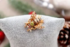 Pamono Bee Shaped Gold Brooch with Diamonds> Brooches