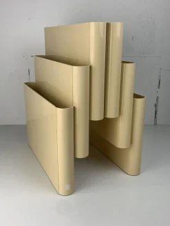 Pamono Beige Magazine Rack by Giotto Stoppino for Kartell, Italy, 1970s> Magazine Racks