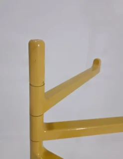 Hot Pamono Beige Moving Plastic Towel Rack by Makio Hasuike for Gedy, Italy, 1970s