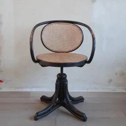 Hot Pamono Bentwood No. 5501 Swivel Chair from Thonet, 1980s