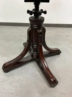 Sale Pamono Bentwood No. 9 Swivel Chair attributed to J. J. Kohn for Thonet, 1886