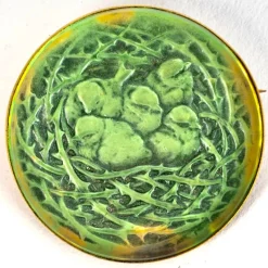 Online Pamono Bird's Nest Brooch in White Glass Patinated Gray on Green Tinsel by René Lalique for Lalique, 1920s