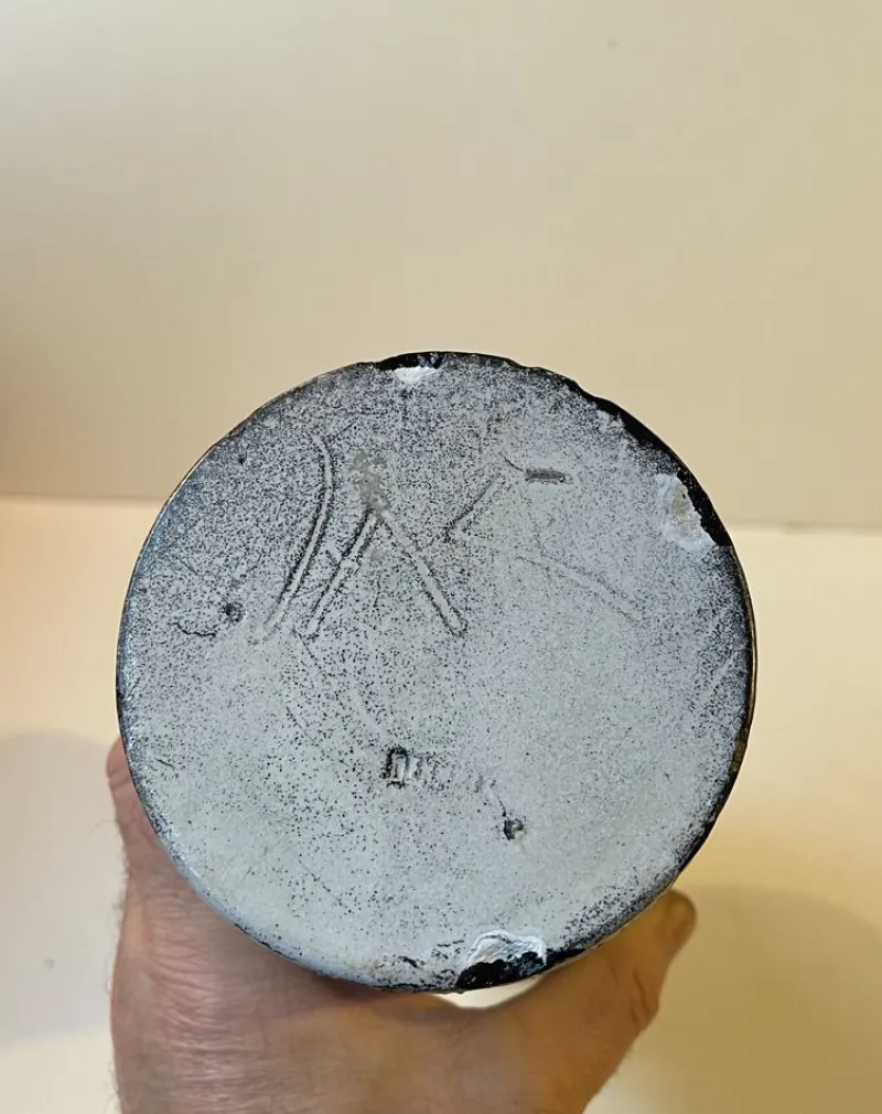 Pamono Black and White Ash Glazes Cylindrical Vase by Svend Hammershøi for Herman A. Kähler, 1930s> Vases