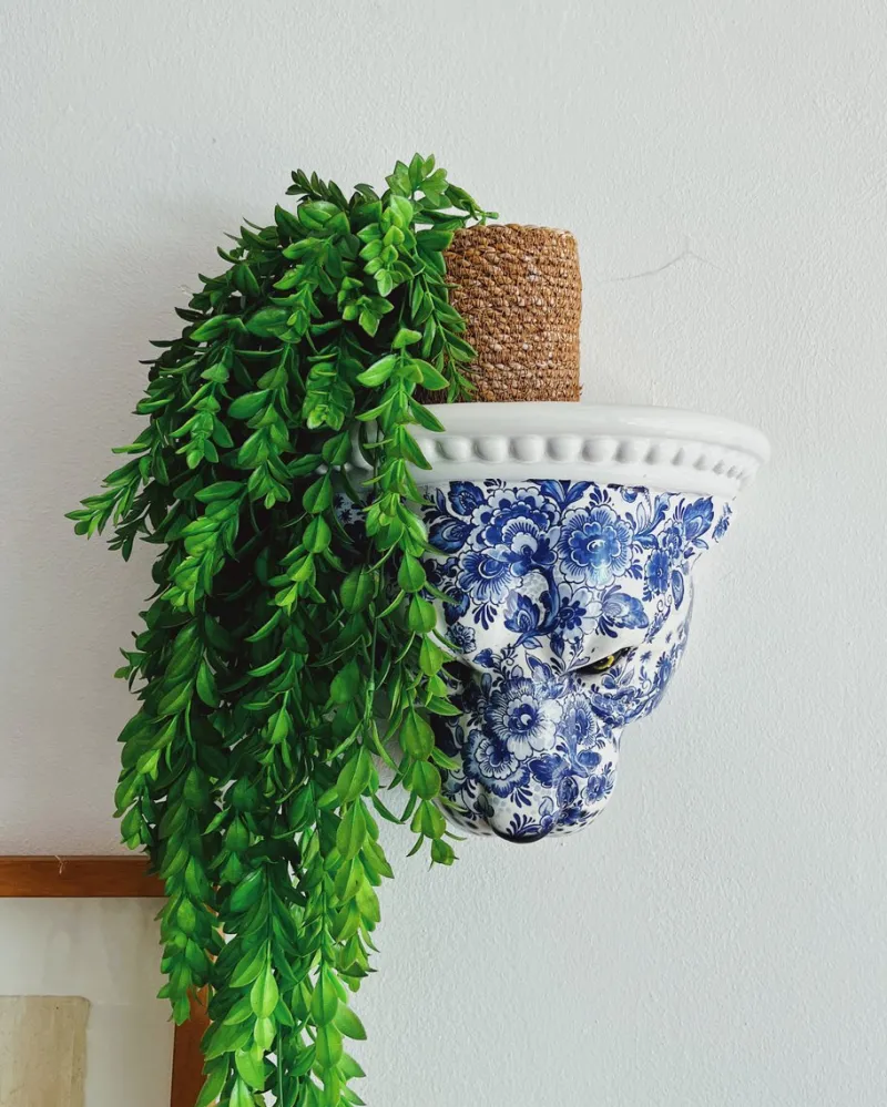 Pamono Blue Delft Leopard Wall Shelf from Ceramiche Boxer> Storage