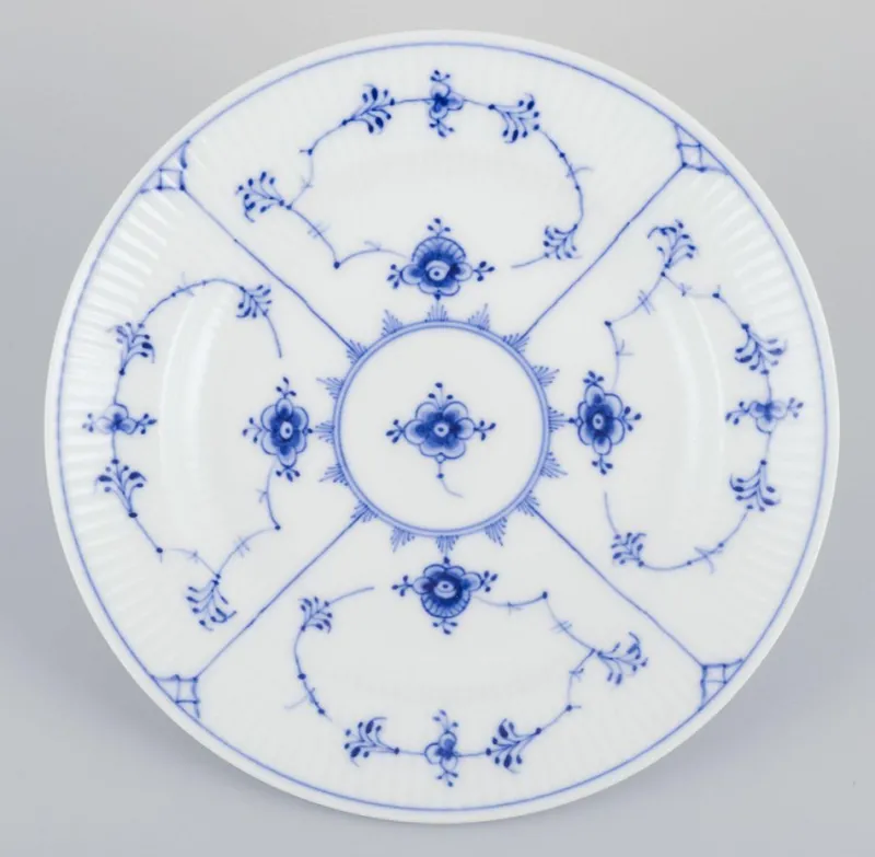 Pamono Blue Fluted Plain in Porcelain from Royal Copenhagen, 1938, Set of 6> Dinner Plates & Bowls