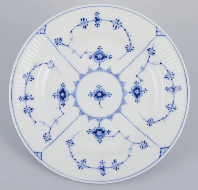 Pamono Blue Fluted Plain in Porcelain from Royal Copenhagen, 1938, Set of 6> Dinner Plates & Bowls