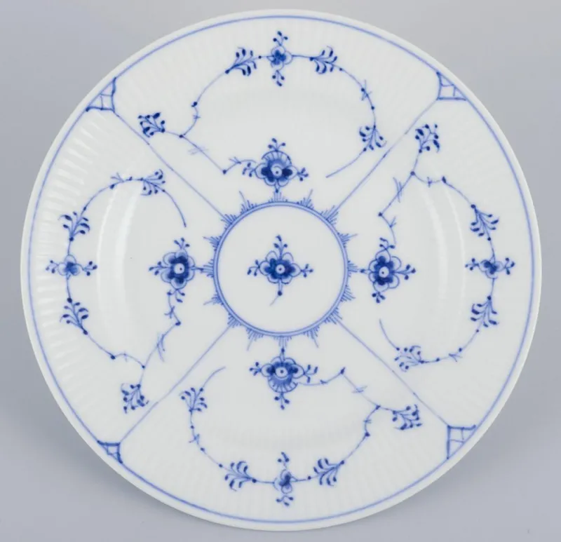 Pamono Blue Fluted Plain in Porcelain from Royal Copenhagen, 1938, Set of 6> Dinner Plates & Bowls