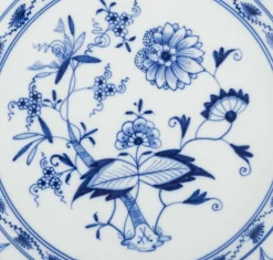 Pamono Blue Onion Patterned Porcelain Dinner Plates from Meissen, Germany, 1890s, Set of 5><noscript><img width=