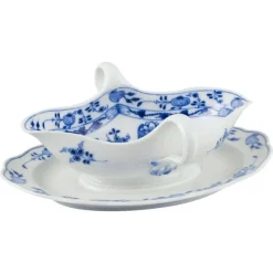 Pamono Blue Onion Porcelain Gravy Boat with Handles on Foot from Meissen, Germany, 1890s> Dinnerware Accessories