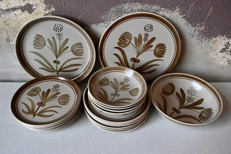 Online Pamono Bohemian Country Chic Style Stoneware Dinnerware Set from Longchamp, 1970s, Set of 19