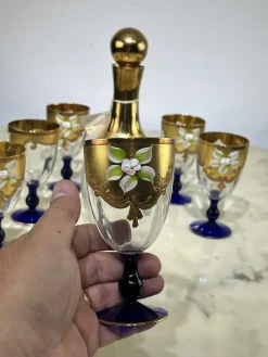 Pamono Bottle and Glasses in Hand-Painted Murano Glass & 24kt Gold, Italy, 1970s, Set of 7><noscript><img width=