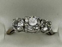 Clearance Pamono British 18 Karat White Gold Trilogy Engagement Ring with Diamond