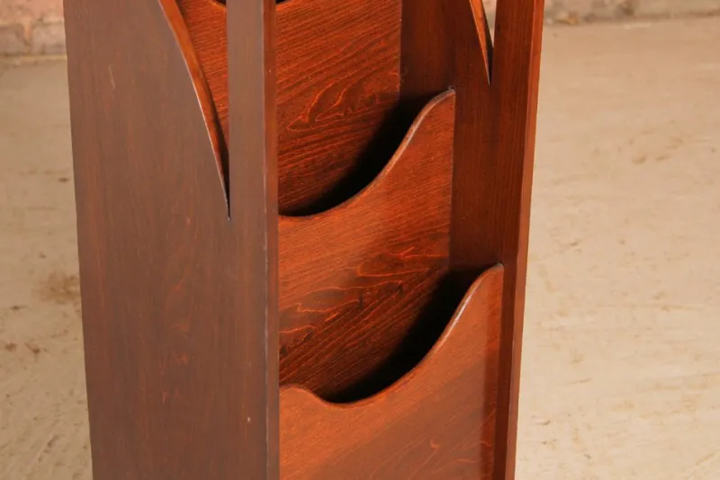 Pamono British Glasgow School Arts & Crafts Mahogany Magazine Rack, Early 20th Century> Magazine Racks