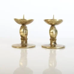 Pamono Brutalist Brass Candlesticks, Set of 2> Candleholders