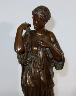 Clearance Pamono C. Sauvage after Praxitèle, Diane de Gabies, Early 1800s, Bronze
