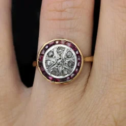 Pamono Calibrated Red Gems Diamonds 18 Karat Yellow Gold Round Ring, 1920s><noscript><img width=