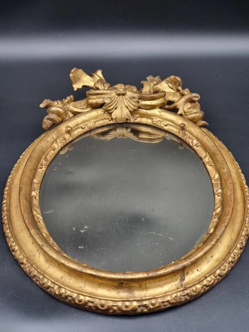 Pamono Carved and Gilded Oval Framed Mirror, 1700> Mirrors