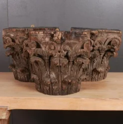 Pamono Carved Capitals, 1750s, Set of 2> Garden Accessories