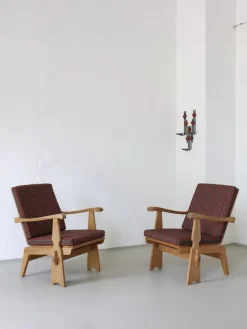 Pamono Carved Pine Lounge Chairs, Scandinavia, 1970s, Set of 2> Lounge Chairs & Armchairs