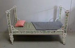 Pamono Cast Iron Bench Bed, 1900s><noscript><img width=