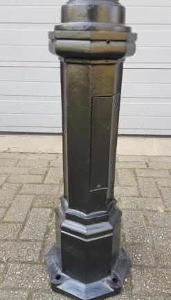 Pamono Cast Iron Lamp Post Doetinchem with Copper Square Lantern><noscript><img width=