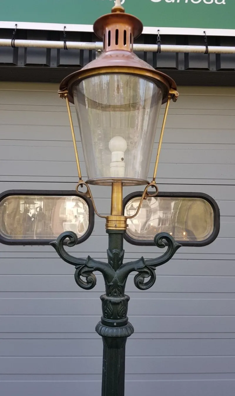 Pamono Cast Iron Lamp Post M2 with Round Copper Lantern> Garden Lighting