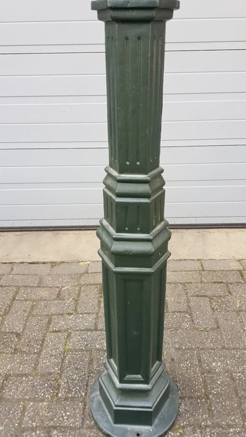 Pamono Cast Iron Lamp Post M2 with Round Copper Lantern> Garden Lighting