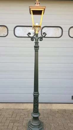 Pamono Cast Iron Lamp Post Romantica with Square Copper Lantern> Garden Lighting