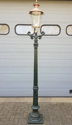 Pamono Cast Iron Lamp Post Romantica with Round Copper Lantern> Garden Lighting