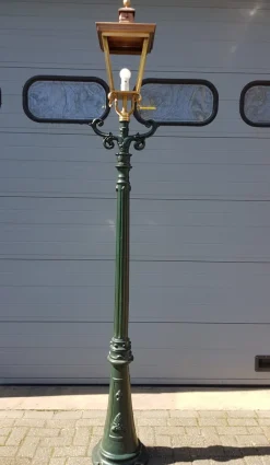 Pamono Cast Iron Lamp Post Rotterdammer with Square Copper Lantern> Garden Lighting
