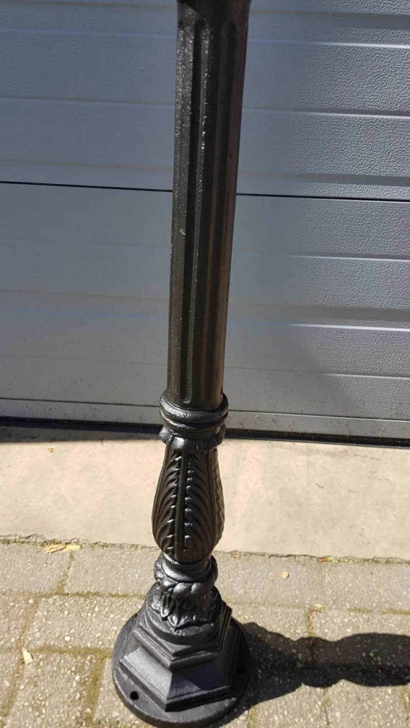 Pamono Cast Iron Lamp Post with Hexagon Cast Iron Lantern> Garden Lighting