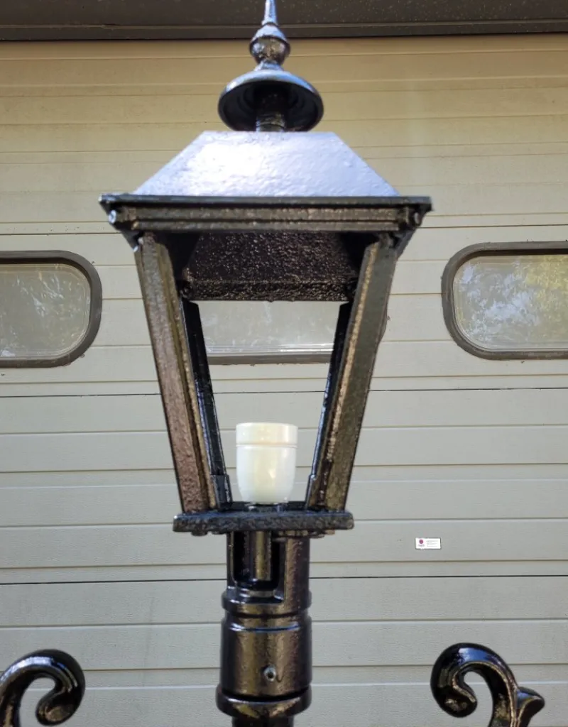 Pamono Cast Iron Lamp with Square Cast Iron Lantern> Garden Lighting