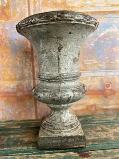 Outlet Pamono Cast Iron Medici Vases, 1864, Set of 2