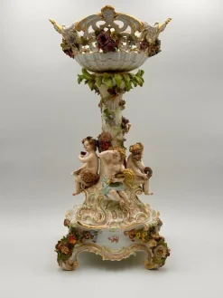 Discount Pamono Centerpiece with Cupids and Flowers from Meissen Porcelain, 1820