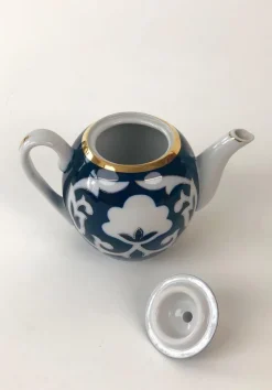 Sale Pamono Central Asian Hand-Painted Porcelain Tea Set in Cobalt Blue & Gold, 1960s, Set of 8