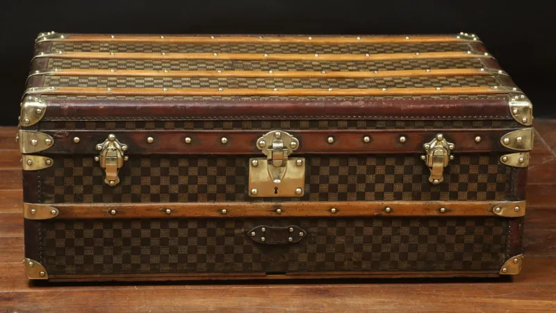 Pamono Checkerboard Trunk in Beech, Brass, Canvas and Leather> Trunks Crates & Baskets