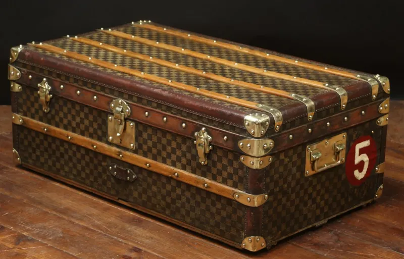 Pamono Checkerboard Trunk in Beech, Brass, Canvas and Leather> Trunks Crates & Baskets
