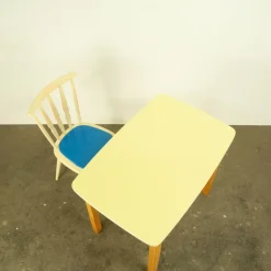 Pamono Children's Desk with Chair in Beech and Formica, 1960s, Set of 2