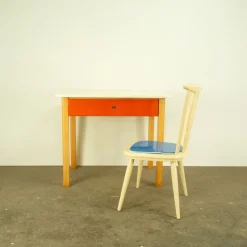 Pamono Children's Desk with Chair in Beech and Formica, 1960s, Set of 2