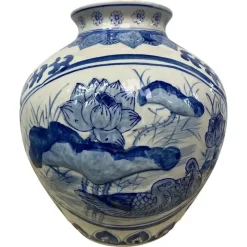 Pamono Chinese Blue and White Porcelain Vase with Lotus Flower Decorations