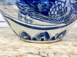 Pamono Chinese Blue and White Porcelain Vase with Lotus Flower Decorations