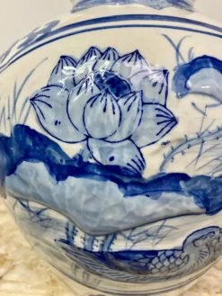 Pamono Chinese Blue and White Porcelain Vase with Lotus Flower Decorations