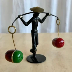 Pamono Chinese Figurine Salt and Pepper Shake by Richard Rohac, Austria, 1950s> Salt & Pepper Shakers