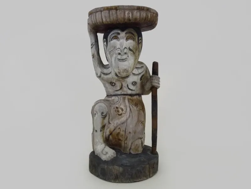 Hot Pamono Chinese Sculptural Plant Pedestal in Polychrome Carved Wood, Early 20th Century