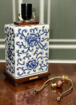 Pamono Chinese Style Blue and White Porcelain Table Lamps from Ralph Lauren, Set of 2><noscript><img width=