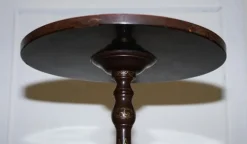Pamono Chinoiserie Lacquered Side Table><noscript><img width=