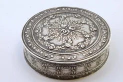 Best Pamono Circular Silver Box with Floral Reliefs and Hinged Lid
