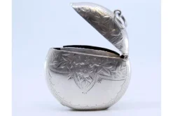 New Pamono Circular Silver Matchbox with Engraved Plant Motifs and Monogram Card