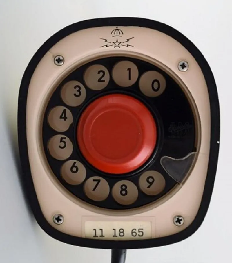 Pamono Cobra Phone in Cream-Colored Plastic with Turntable at the Bottom from Ericsson, 1960s