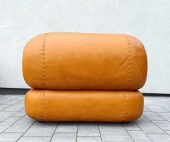 Pamono Cognac Leather Sofa and Armchairs by Sapporo for Mobil Girgi, Italy, 1970s, Set of 3><noscript><img width=